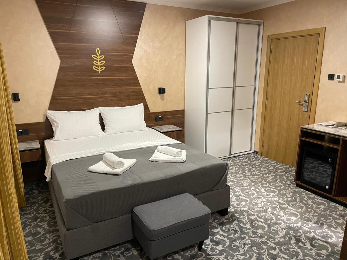 Grand Hotel&Restaurant Bačka Palanka Extérieur photo