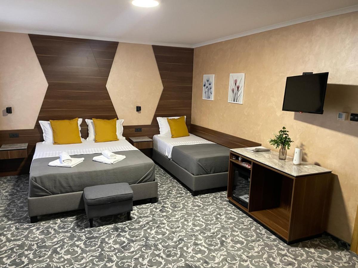 Grand Hotel&Restaurant Bačka Palanka Extérieur photo