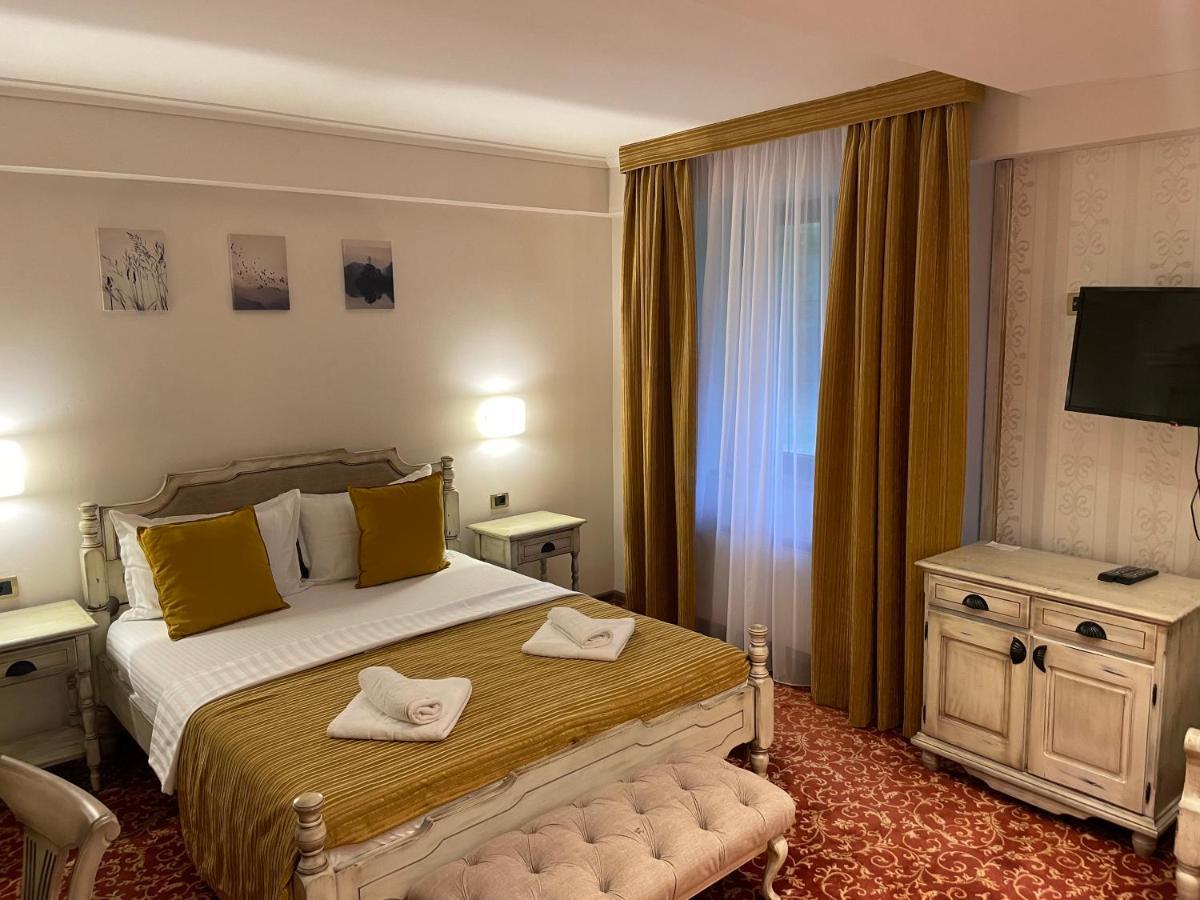 Grand Hotel&Restaurant Bačka Palanka Extérieur photo