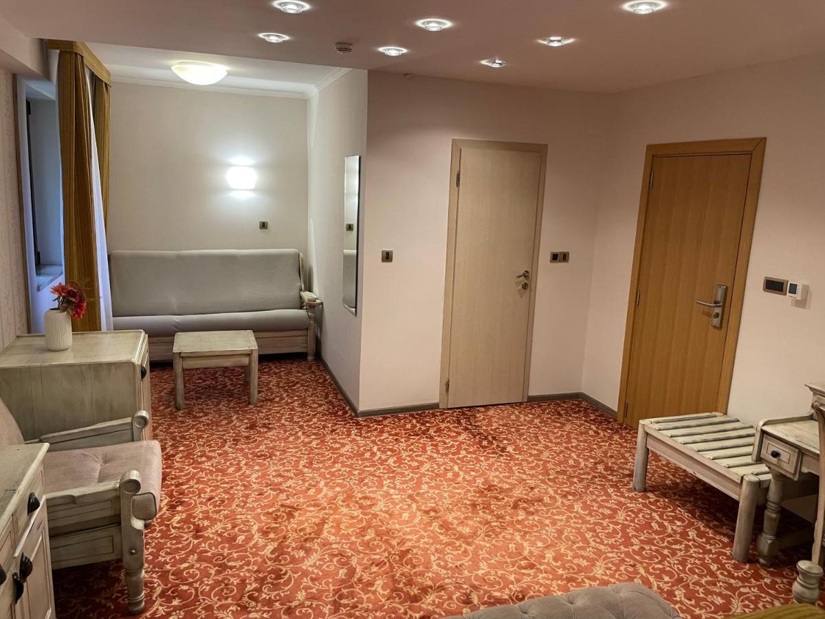 Grand Hotel&Restaurant Bačka Palanka Extérieur photo